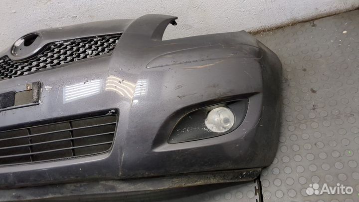 Бампер передний Toyota Yaris, 2010