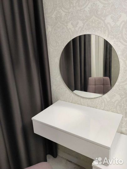 Стол туалетный