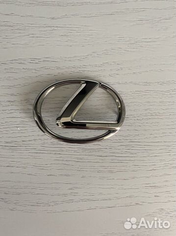 Значок крышки багажника Lexus NX