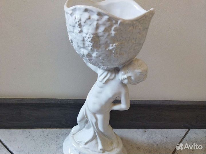 Ваза кашпо статуэтка