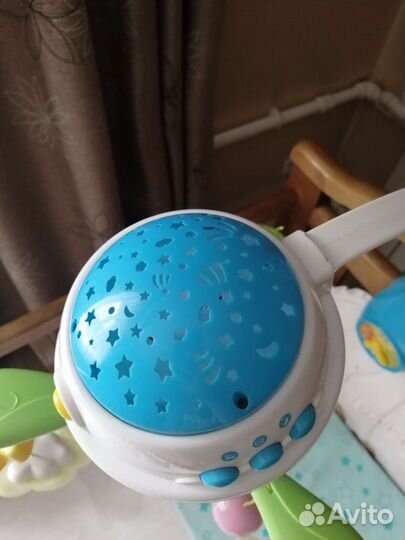 Музыкальный мобиль на кроватку