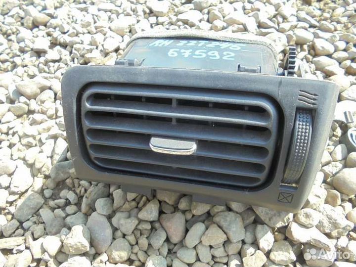 Дефлектор правый Toyota Allion ZZT245 1ZZ-FE