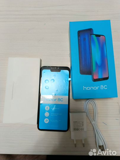 HONOR 8C, 4/32 ГБ