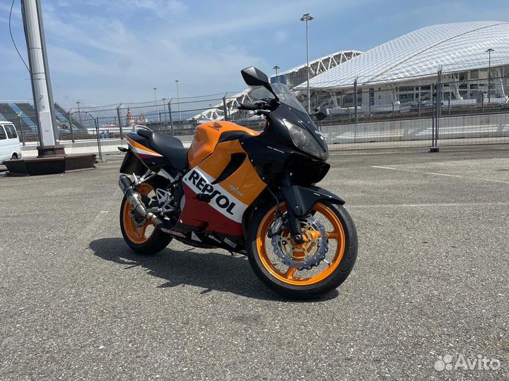 Мотоцикл Honda CBR600