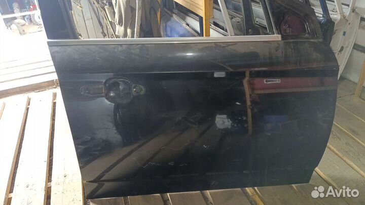 Передняя правая дверь Ford Mondeo 3