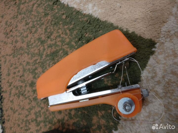 Ручная швейная машинка СССР