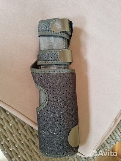 Бандаж лучезапястный