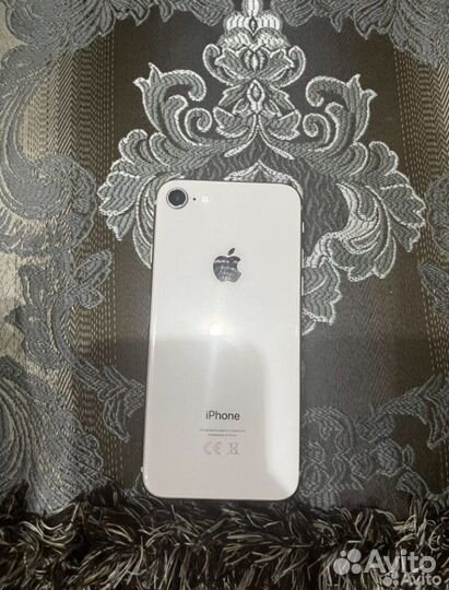 Телефон iPhone 8 64 gb