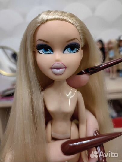 Лот кукла Bratz Cloe + одежда для Bratz