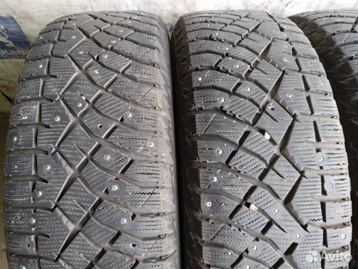 Nitto Therma Spike 235/65 R17 108T