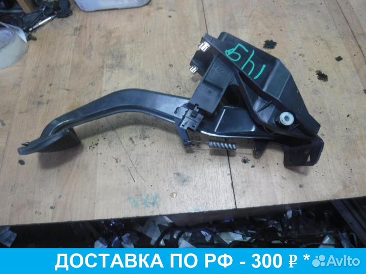 Педаль тормоза Mercedes W220 S Class