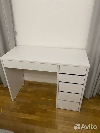 Письменный стол белый