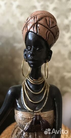 Статуэтка Африканка