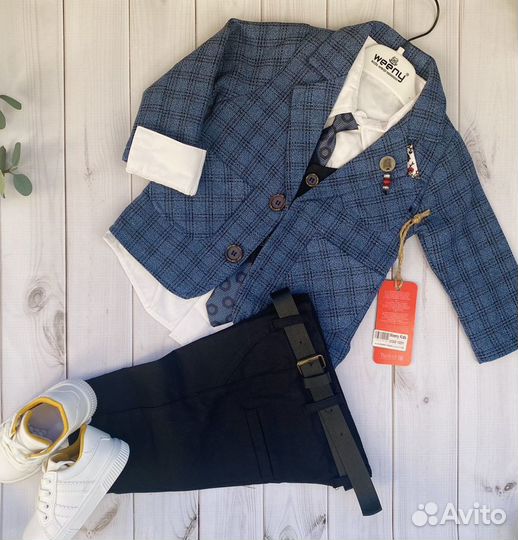 Стильный костюм тройка нарядный 74-80 рост