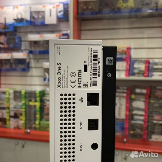 Xbox One S 1tb + игры