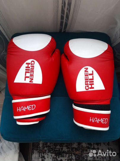 Боксерские перчатки