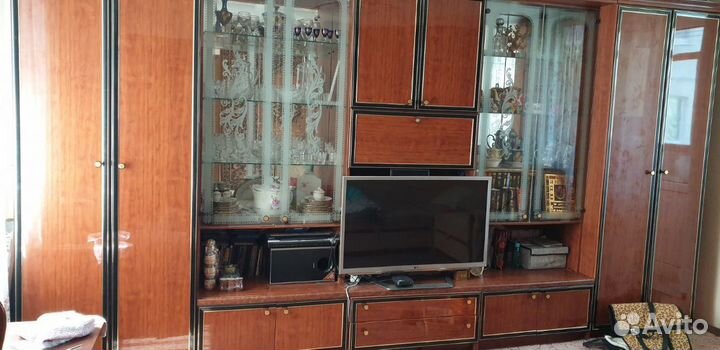 Стенка продаётся. фабрика Шатура. длина стенки 4 м