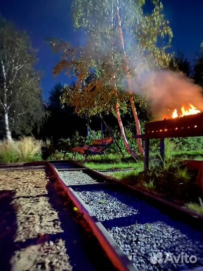 Беседка на берегу залива