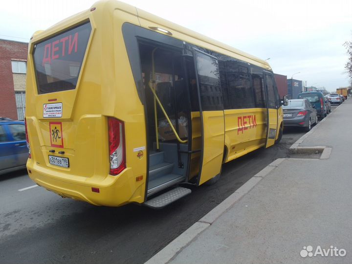 Специализированный автобус для детских перевозок