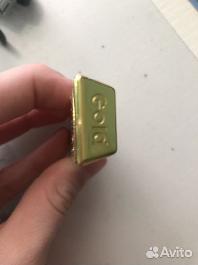 Зажигалка в виде слитка золота