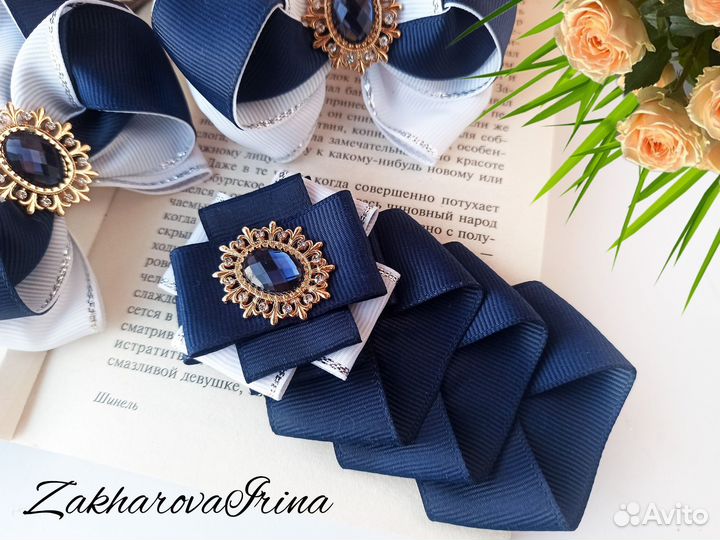 Бантики и галстук брошь