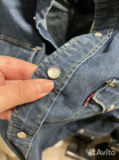Джинсовая рубашка Levis, размер L