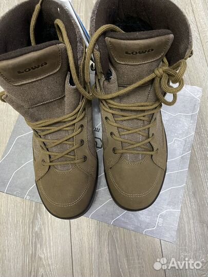Трекинговые ботинки lowa
