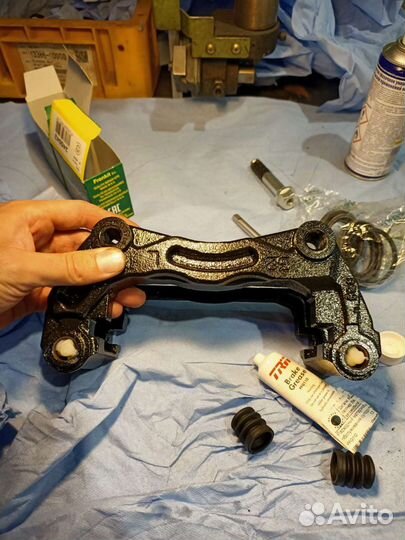 Передние суппорта Infiniti Fx, Teana, Murano, j11