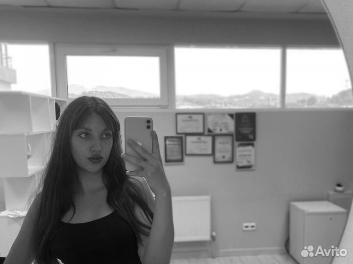 Официант,продавец,хостес,администратор,бариста