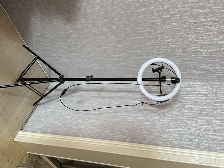 Штатив для телефона с лампой