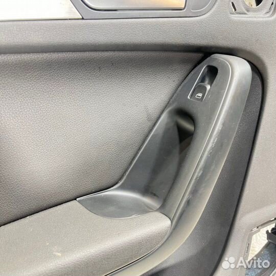 Обшивка двери задняя левая Audi A5