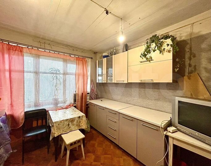 Комната 10 м² в 5-к., 5/5 эт.