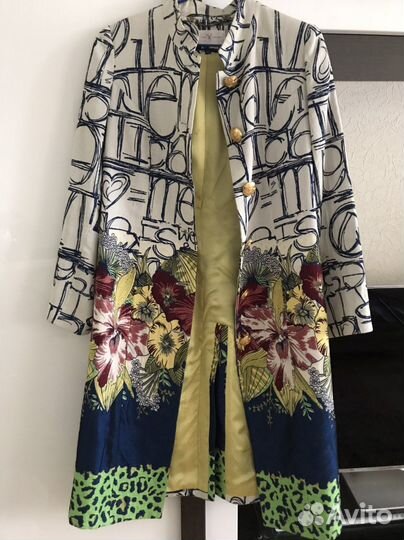 Плащ (тренч) 44 размер