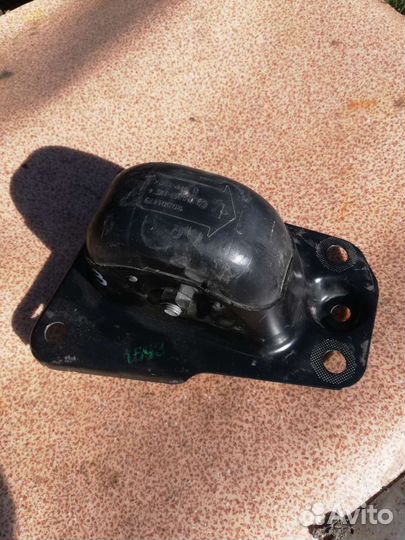 Опорный кронштейн Шкода октавия 3 а7