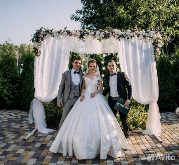 Ведущий Музыка Свет Дым