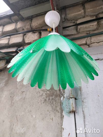 Люстра стеклянная в кухню