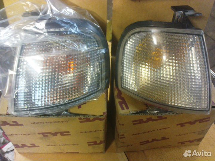 Указатель поворотов Nissan Р10