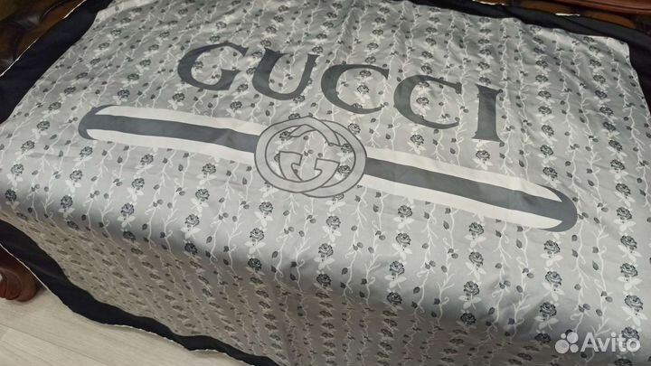 Шелковый платок,ручной подгиб италия gucci