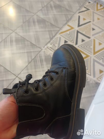 Продам демисезонные сапоги на девочку