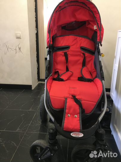 Прогулочная коляска