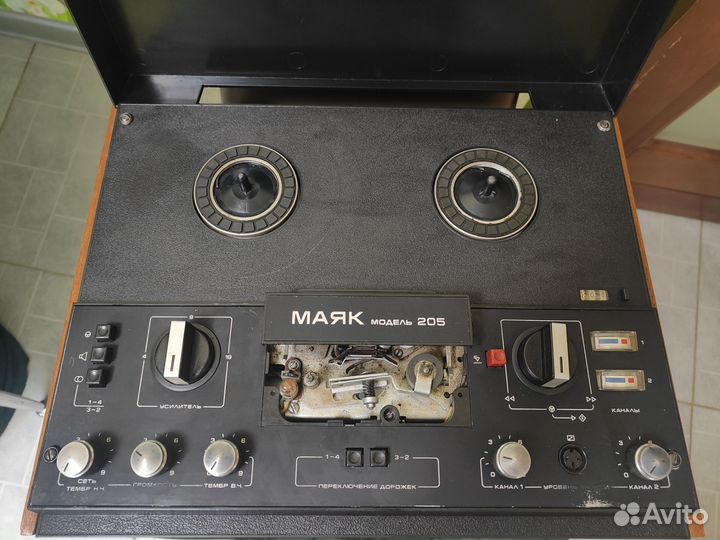 Катушечный магнитофон