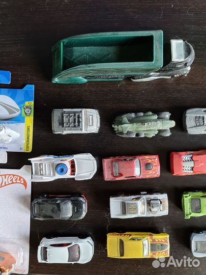 Hot wheels коллекционные машинки в упаковке