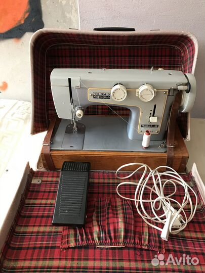 Швейная машинка Чайка 3 с кейсом
