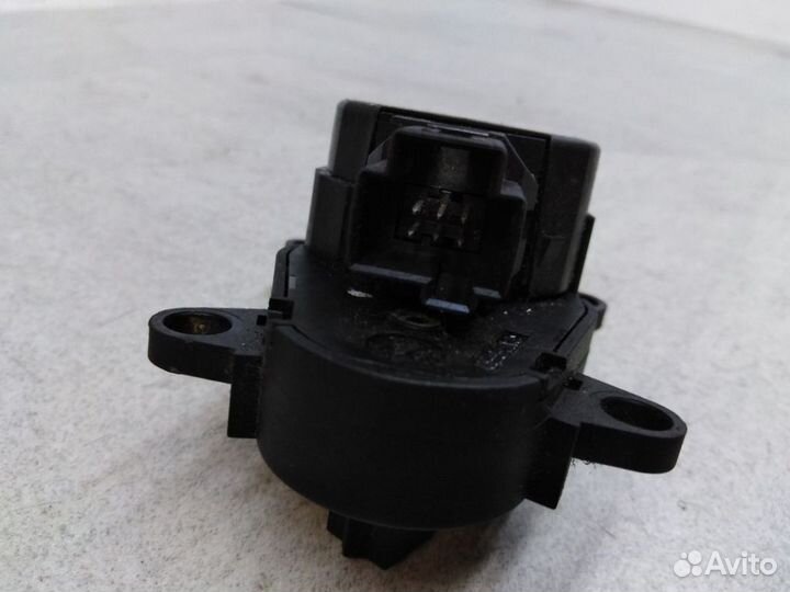 Моторчик заслонки печки