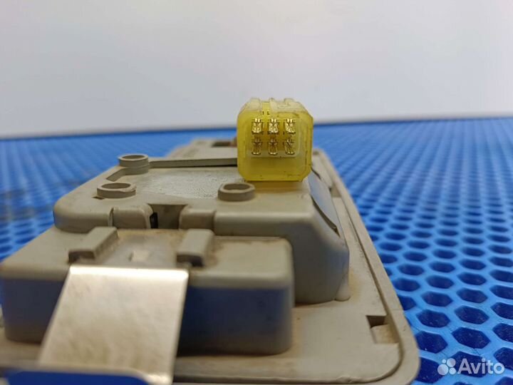 Кнопка люка Toyota Carina T170 4AFE