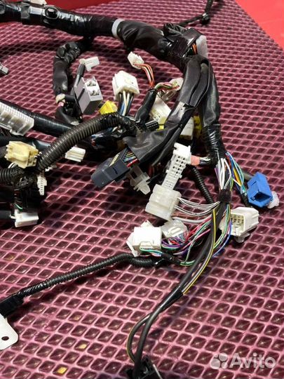 Проводка салона Daihatsu Sirion M3 1KR-FE 2010