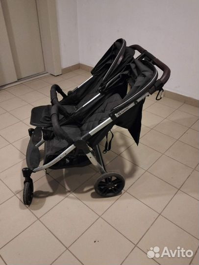 Коляска для двойни