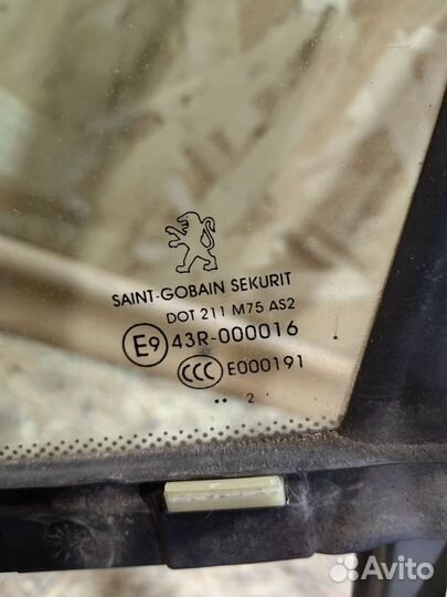 Стекло Двери Передней Левой Пежо 308 малое