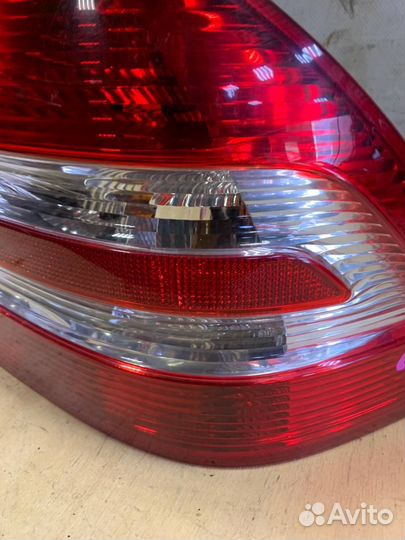 Фонарь задний правый Mercedes-Benz C-Class W203