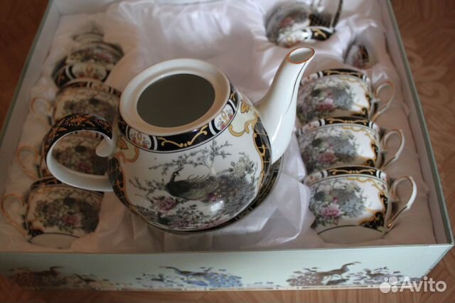 Новый фарфоровый чайный сервиз